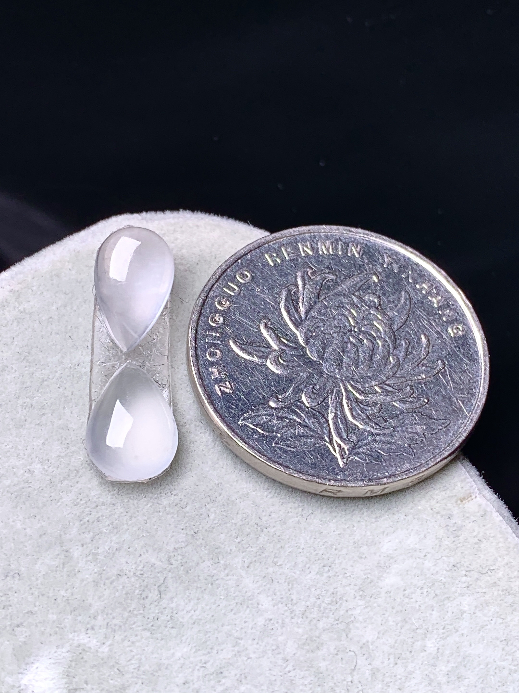 镶嵌款 冰种水滴一对 玉质细腻 色泽艳丽清新 水润亮眼 整体尺寸10*6.3*3j3