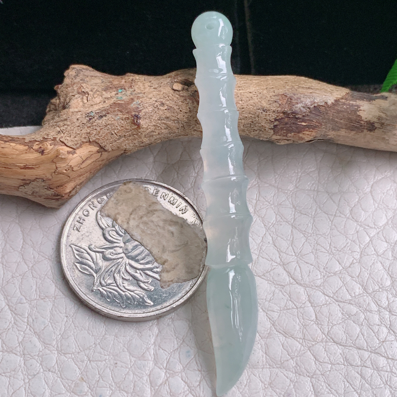 ajj实拍61*9*6.3缅甸翡翠冰种金榜题名 清秀水灵毛笔玉吊坠 玉挂件