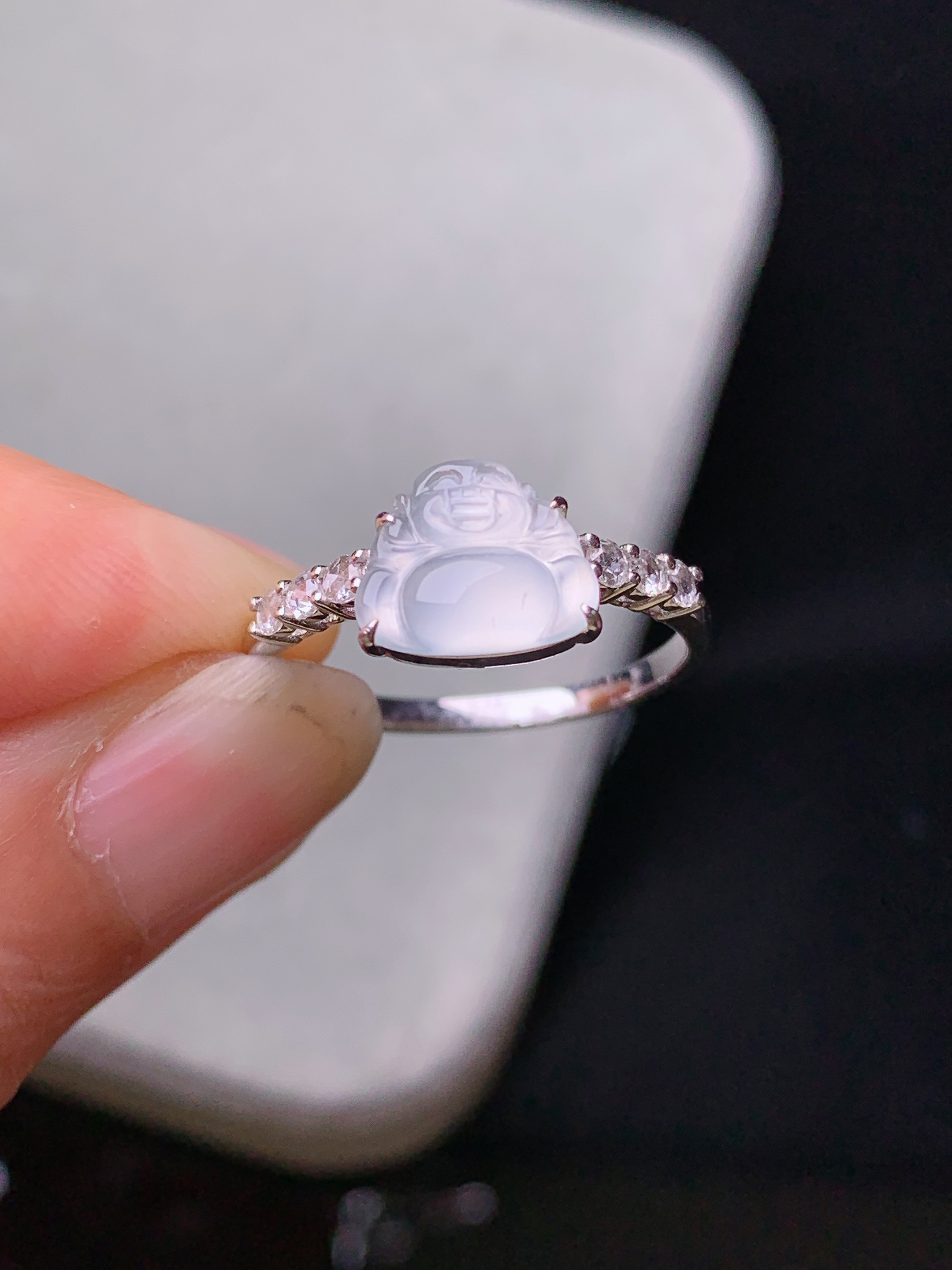 18k金钻镶嵌冰种佛公戒指 玉质细腻 色泽艳丽清新 水润亮眼 圈口14 整体尺寸7.7*9*2.6z2