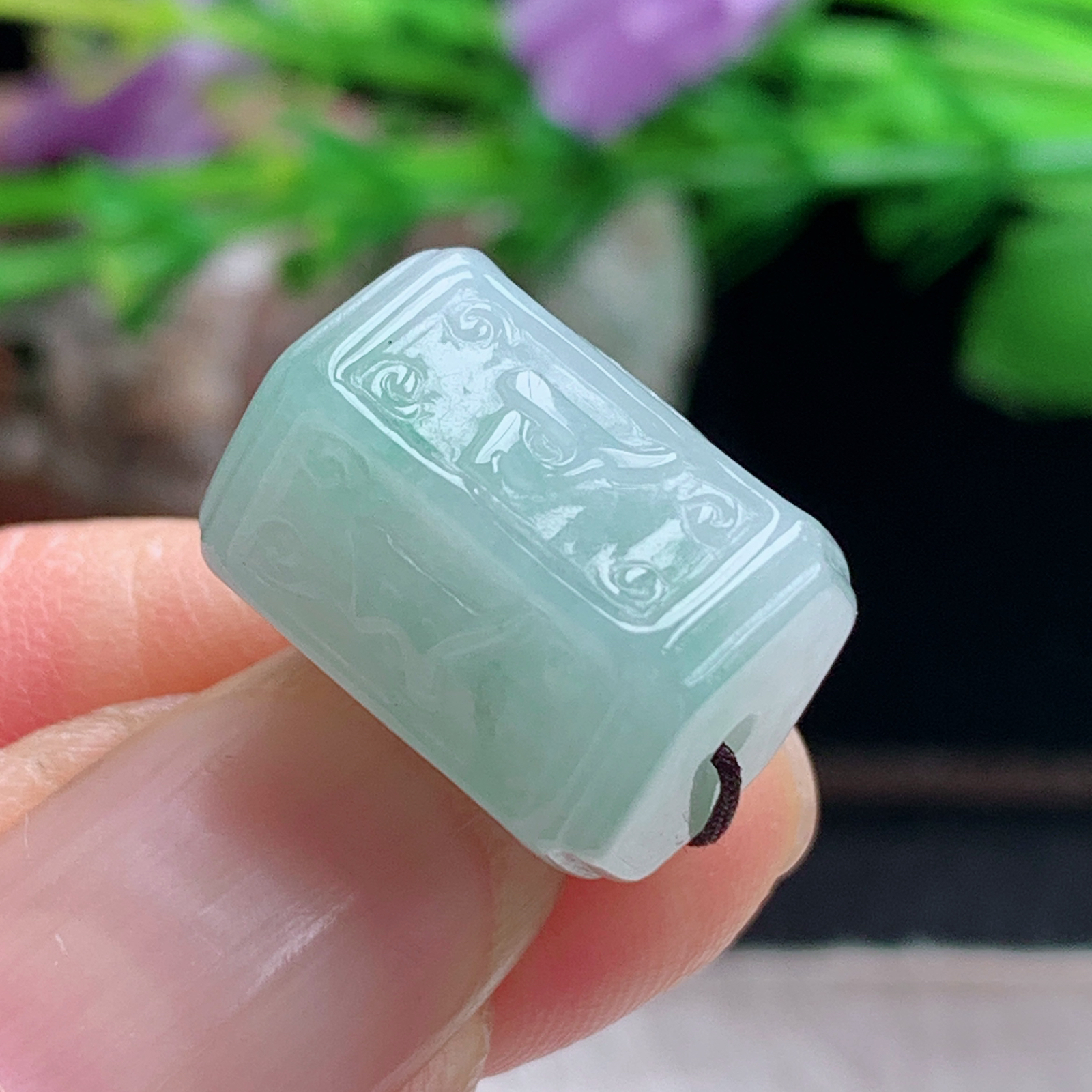 py实拍15*11.6缅甸翡翠冰润浅绿六字真言路路通玉吊坠 玉挂件