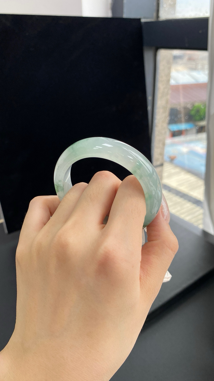 【冰飘花贵妃手镯】
尺寸：55.3-4.8-12-7.3
自然光无滤镜，原图直出