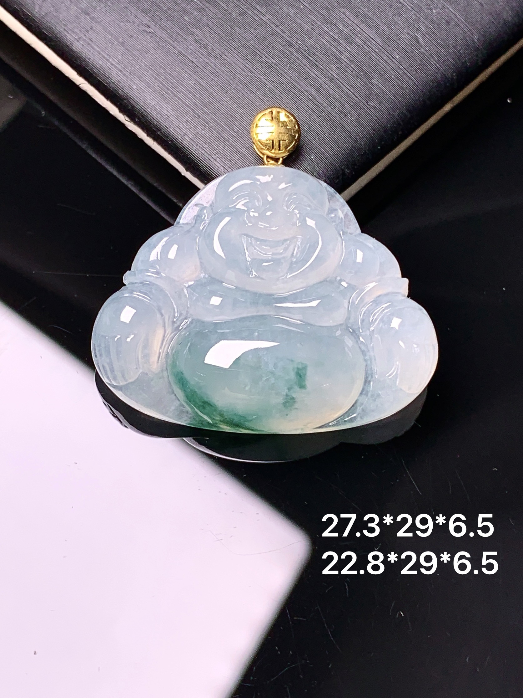 18k金镶嵌飘绿佛公吊坠 玉质细腻 色泽艳丽清新 水润亮眼 整体尺寸27.3*29*6.5m1