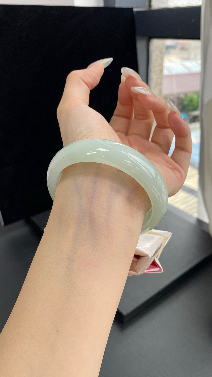 【晴底宽版正圈手镯】
尺寸：57.8-15.6-8.4
自然光无滤镜，原图直出