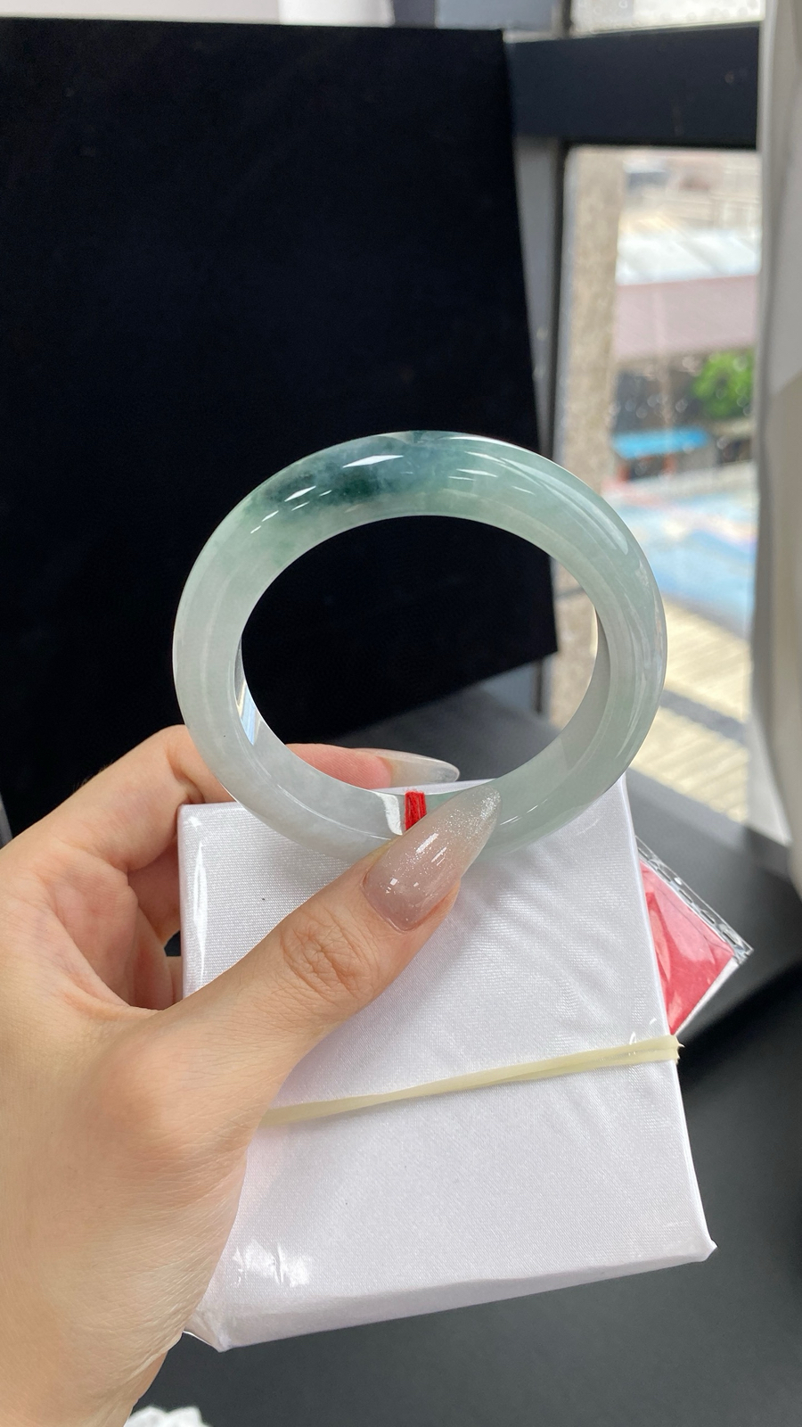 【飘蓝花手镯】
尺寸：53.7-12.5-9
自然光无滤镜，原图直出