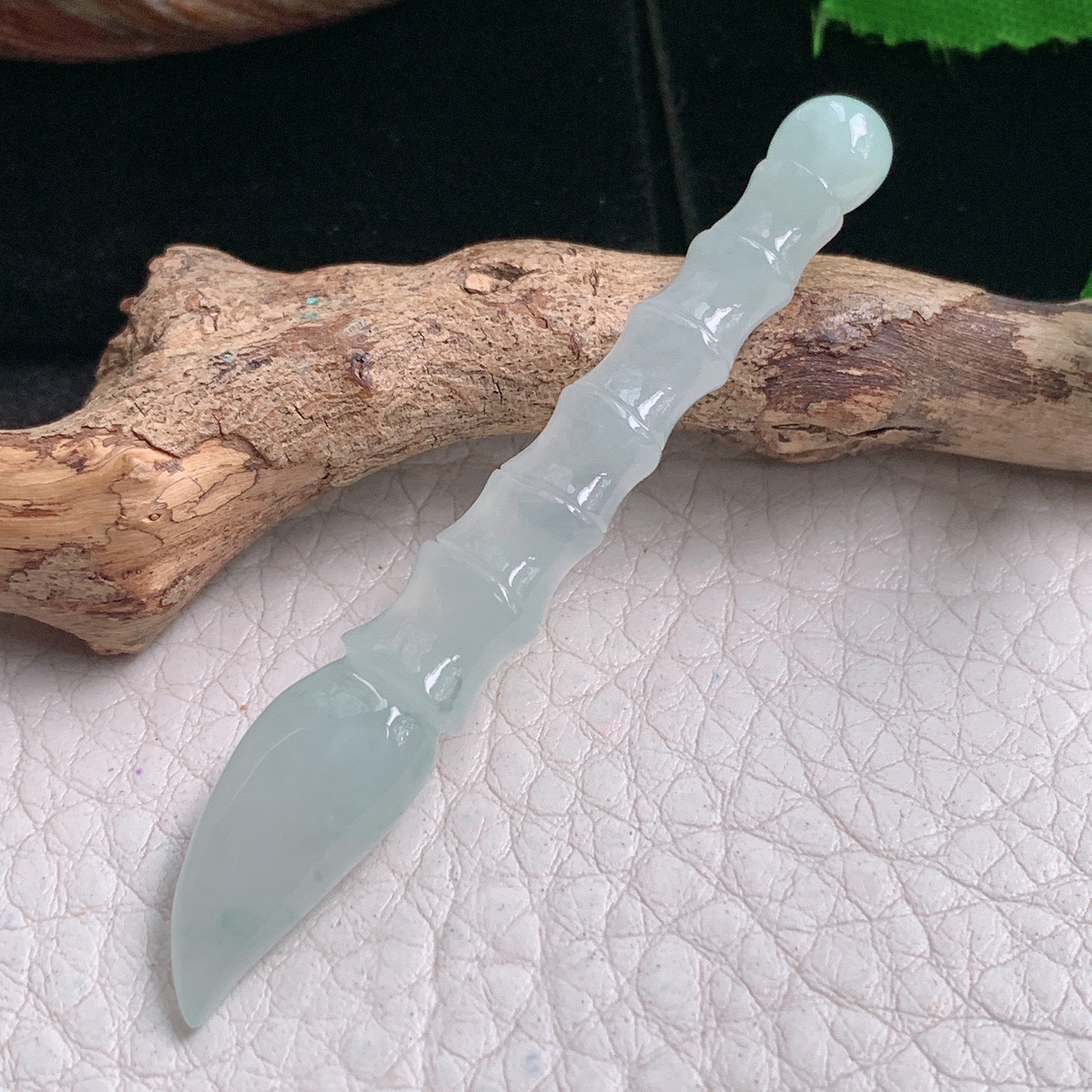 ajj实拍61*9*6.3缅甸翡翠冰种金榜题名 清秀水灵毛笔玉吊坠 玉挂件