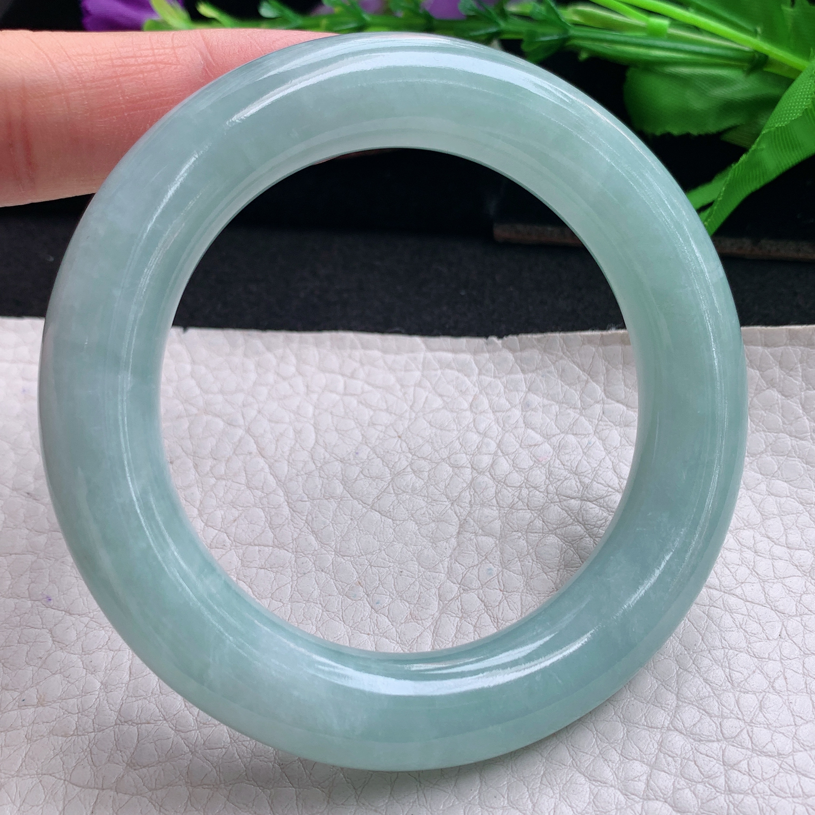 js实拍56.5*12胖圆镯 天然缅甸翡翠手镯蓝韵圆条大气玉镯子