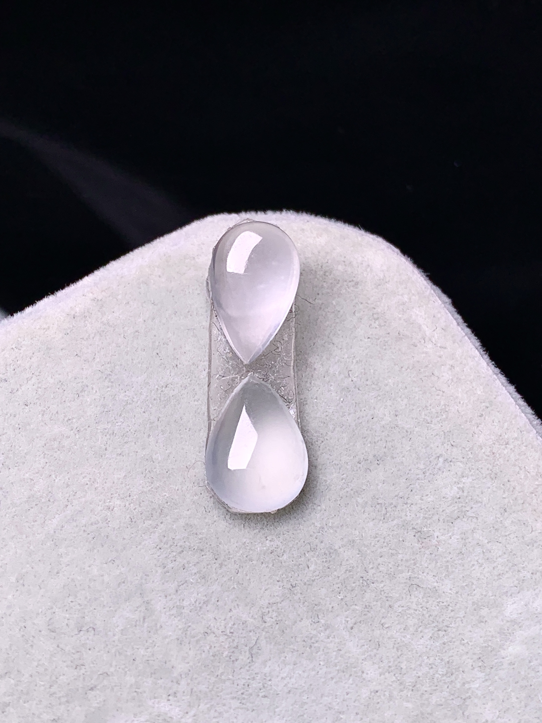 镶嵌款 冰种水滴一对 玉质细腻 色泽艳丽清新 水润亮眼 整体尺寸10*6.3*3j3