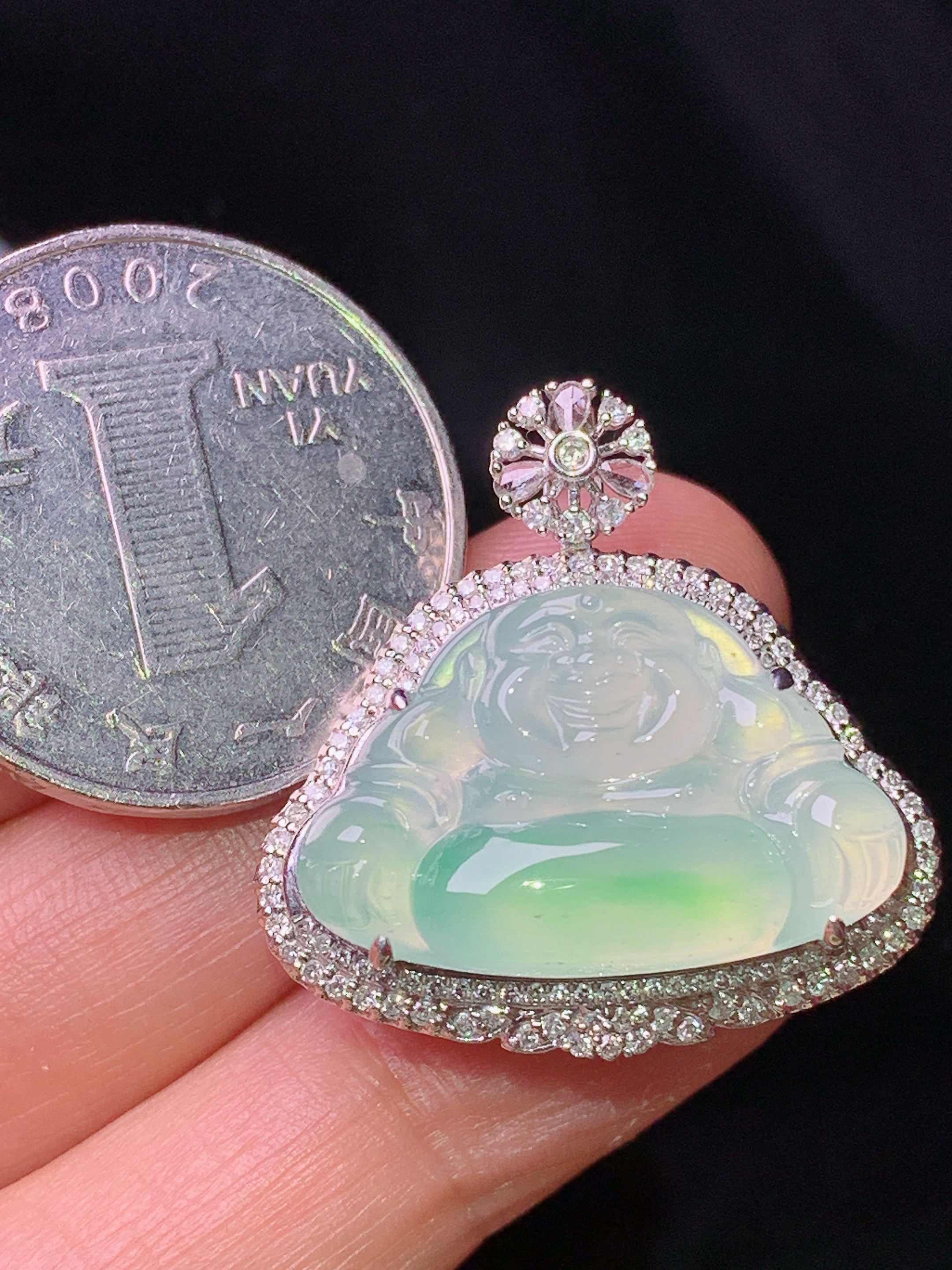 18k金钻镶嵌飘绿佛公吊坠 玉质细腻 色泽艳丽清新 水润亮眼 整体尺寸27*26.5*11.2g2