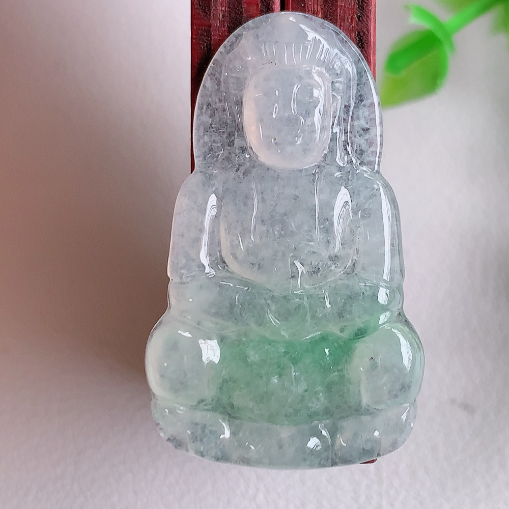 冰润精雕飘花观音吊坠，法相端庄大气，工艺精湛，种色浓郁，细腻饱满冰润，种老水足，收藏佳品，佩戴大气  W01.28   尺寸：35-21.2-3.8mm