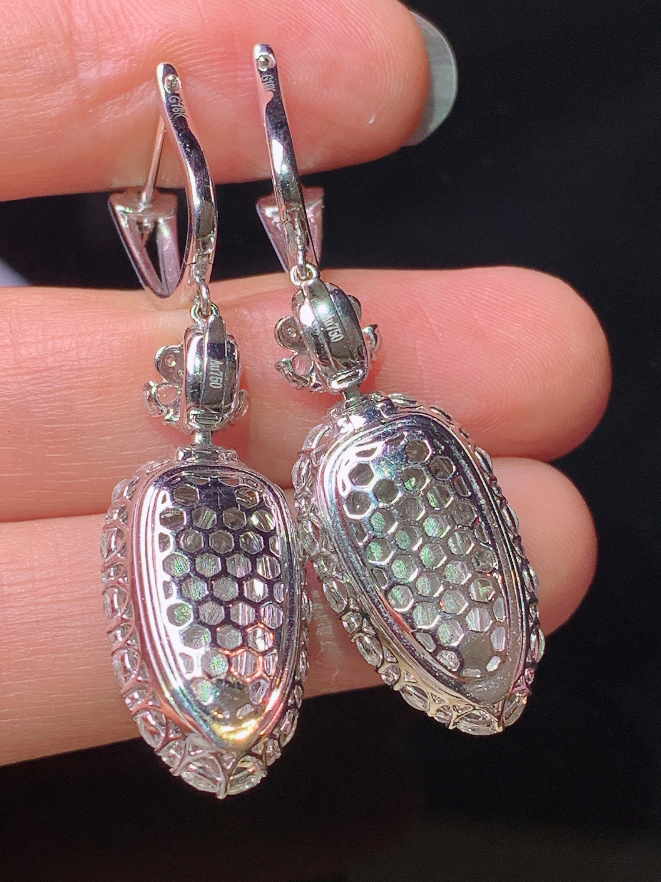 18k金钻镶嵌满绿树叶耳坠 玉质细腻 色泽艳丽清新 水润亮眼 整体尺寸45.2*12.3*8.2m5