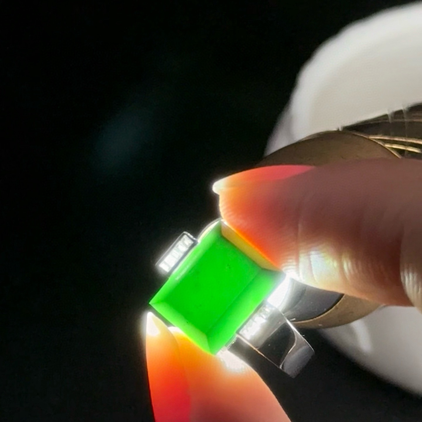 精品18k墨翠女戒 种好色正 黑度极好 打灯通透 油性十足 尺寸11.1