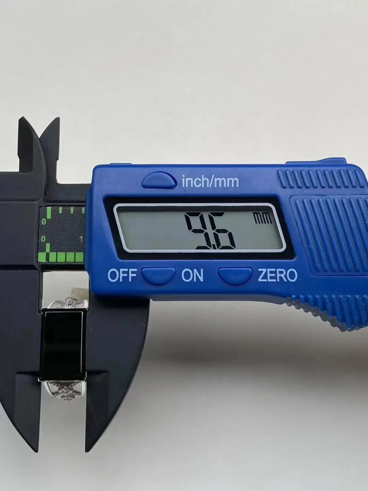 墨翠：【方形戒指】18K金+南非钻镶嵌，细腻干净，黑度极黑，性价比高·做工精致，打灯透绿 裸石尺寸：16.1*9.6‘