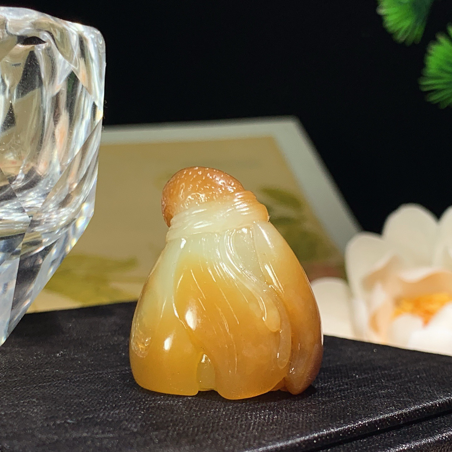 新疆和田玉且末糖呱呱来财挂件 尺寸29/25/22重20克，玉质细腻油润 底色纯净 脂粉好，品质好！lt260330