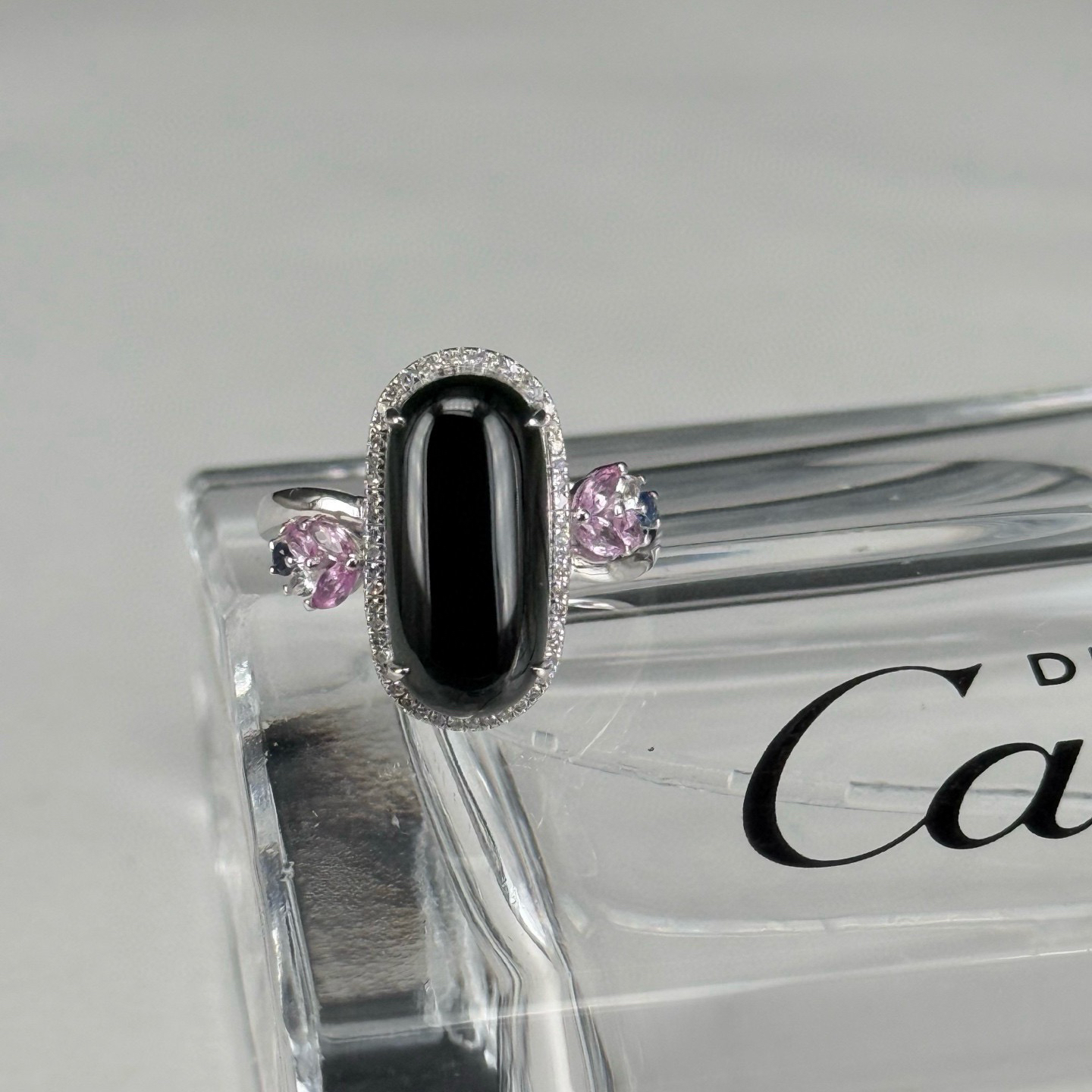 精品18k墨翠女戒 种好色正 黑度极好 打灯通透 油性十足  尺寸17.3