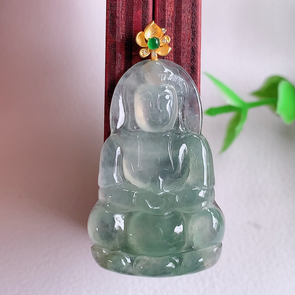 18k金扣冰润精雕观音吊坠，法相端庄大气，工艺精湛，种色浓郁，细腻饱满冰润，种老水足，收藏佳品，佩戴大气  W01.28   尺寸：31.5-20-4mm