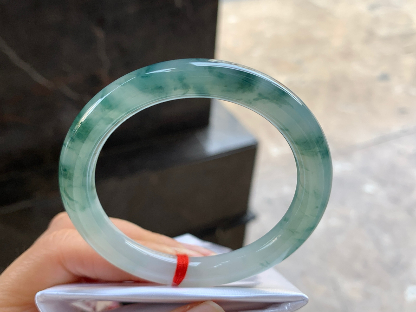 54-9

蓝花圆条手镯^_^颜色鲜艳