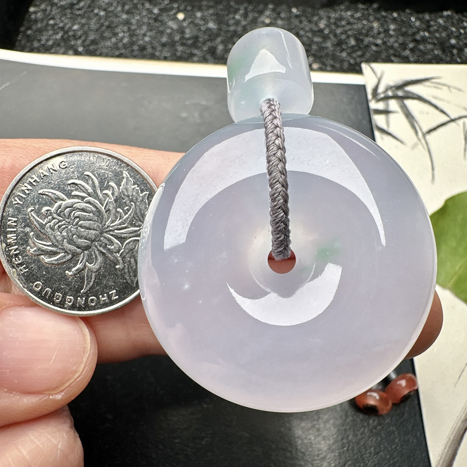 【冰种飘花大平安扣】质地细腻，品质很好，冰感十足，胶感明显，收藏品质。