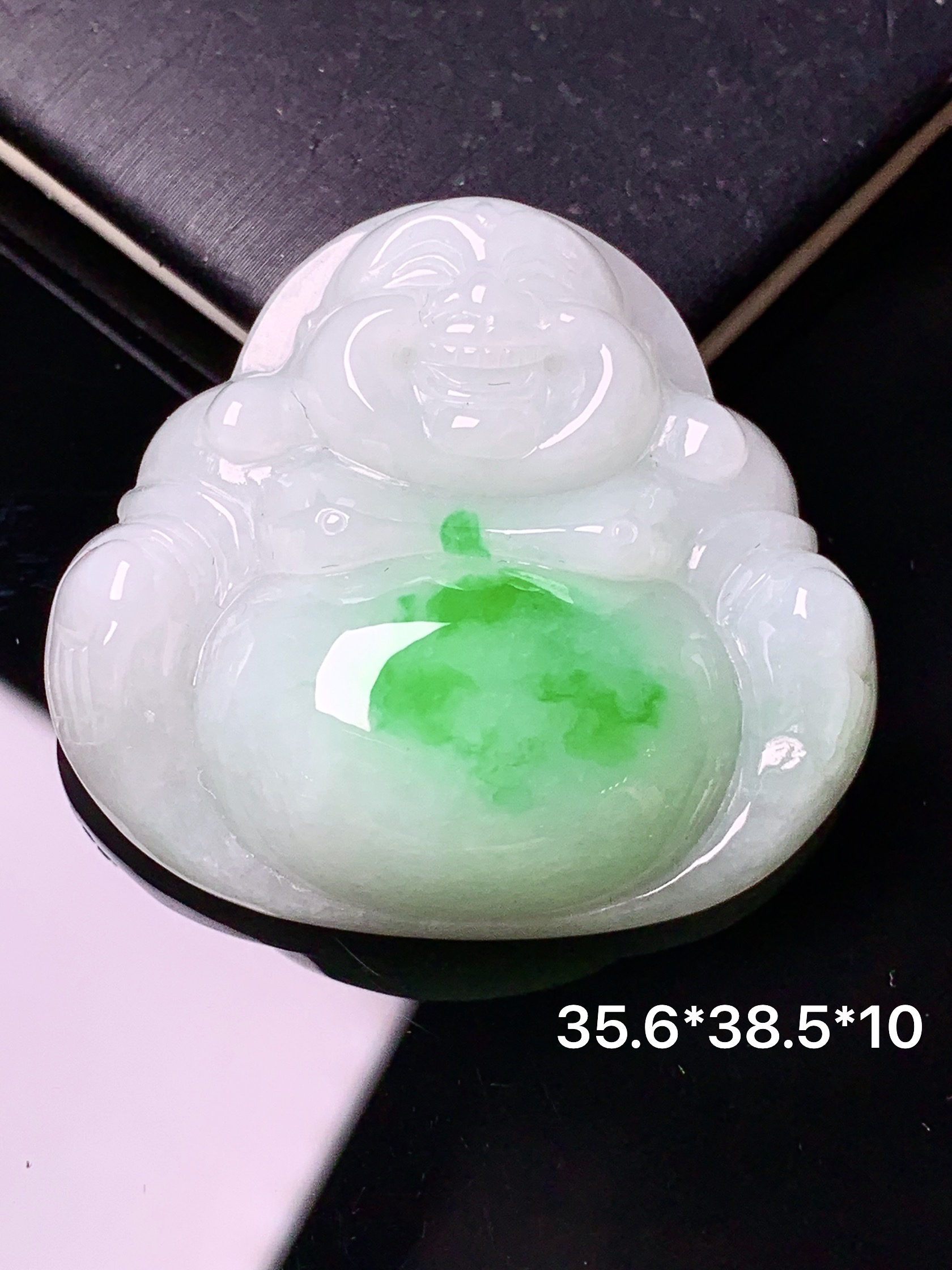 飘绿佛公吊坠 玉质细腻 色泽艳丽清新 水润亮眼 整体尺寸35.6*38.5*10L2