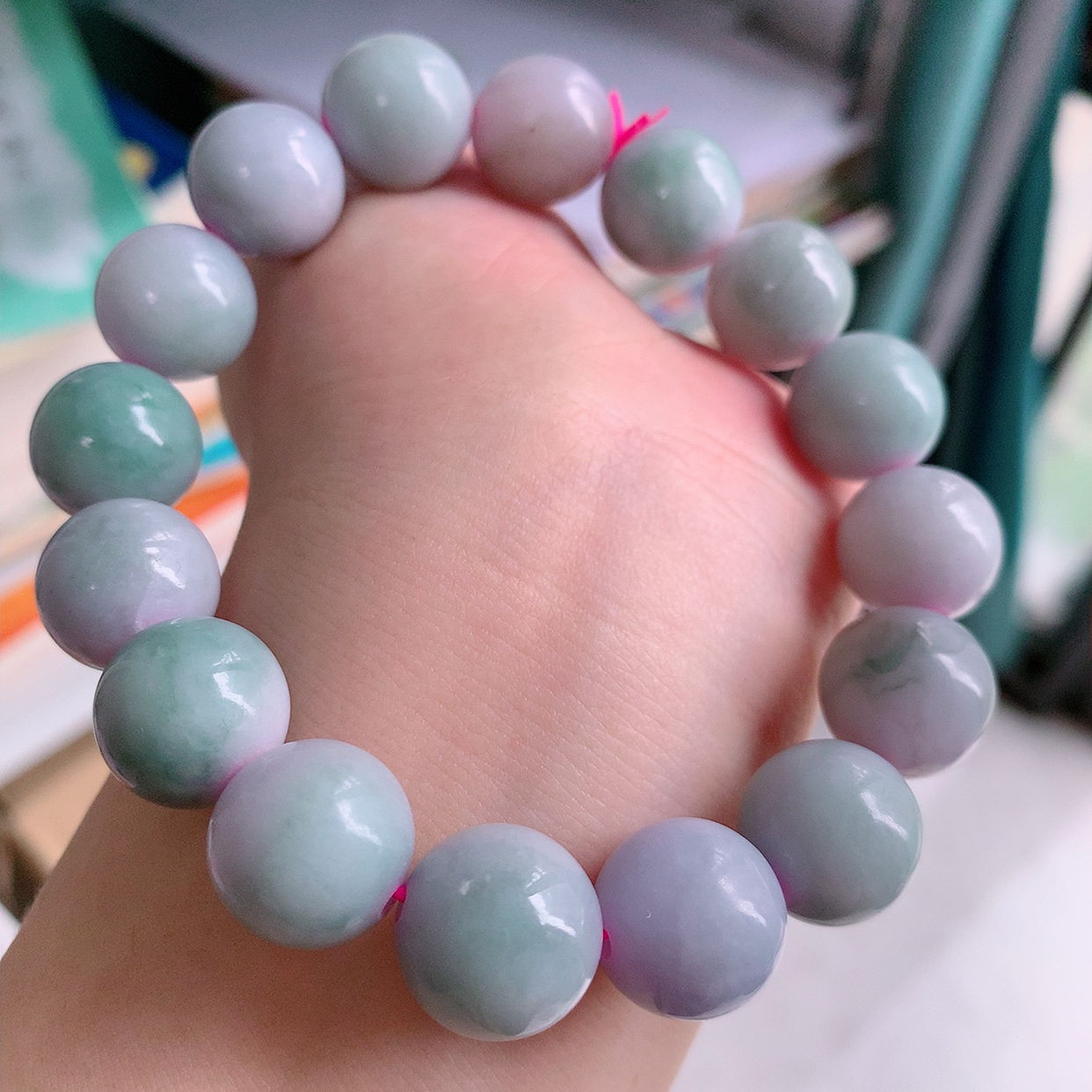 自然光实拍，冰润紫罗兰飘花翡翠手串手链， 种老水足，冰清玉润  颜色漂亮  #001.1取一尺寸13