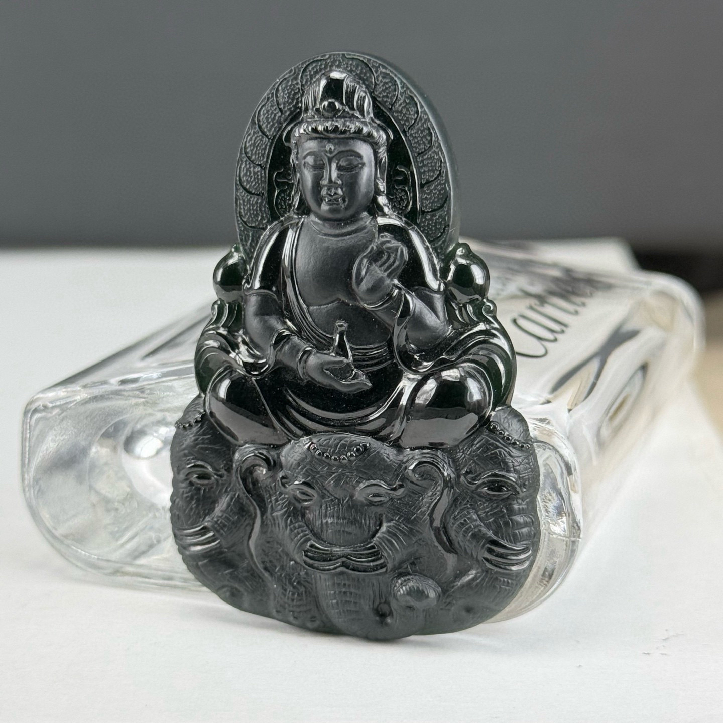 精品墨翠文殊菩萨 种好色正 黑度极好 打灯通透 油性十足  尺寸57.7