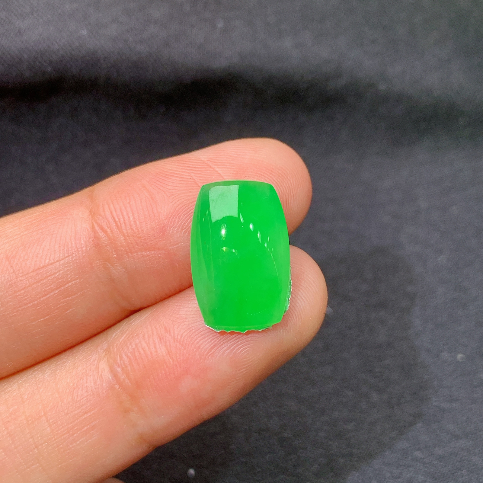 冰阳绿马鞍，镶嵌佳品，冰润细腻，色阳，种水足，Mng 尺寸15*9.7*4.3