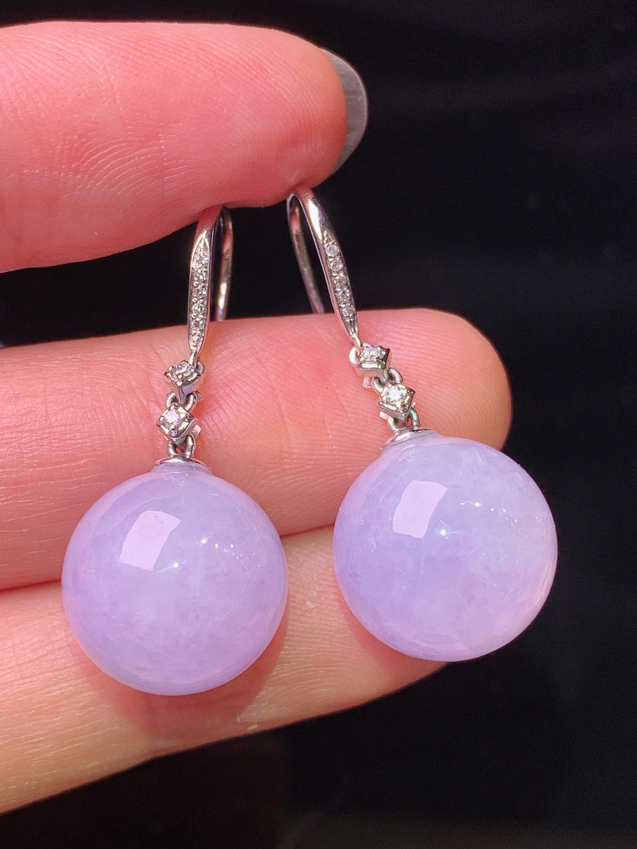 18k金钻镶嵌紫罗兰圆珠耳坠 玉质细腻 色泽艳丽清新 水润亮眼 整体尺寸33.8*13.6L2