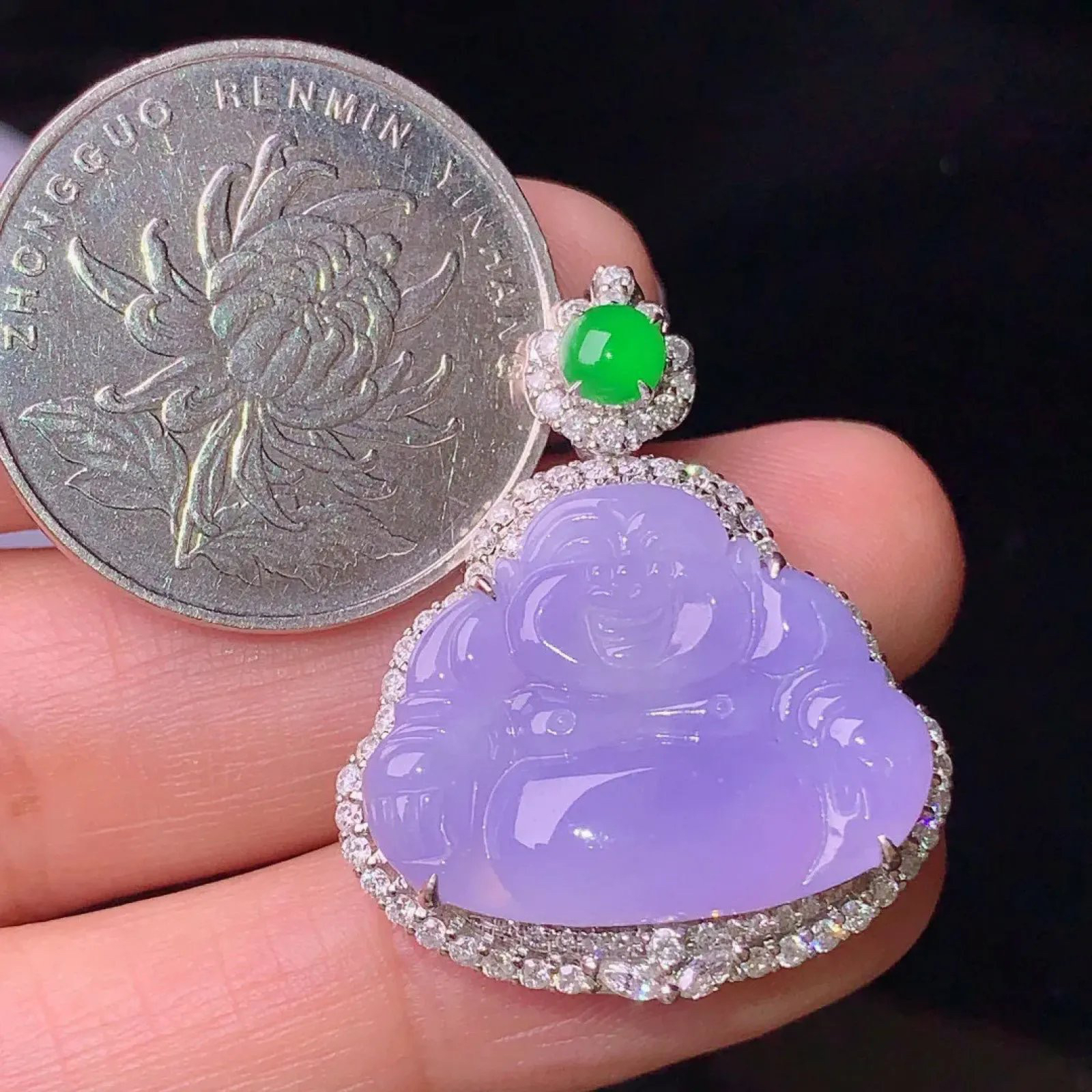 18k金钻镶嵌紫罗兰佛公吊坠 玉质细腻 色泽艳丽  整体尺寸31.2*25*8.7