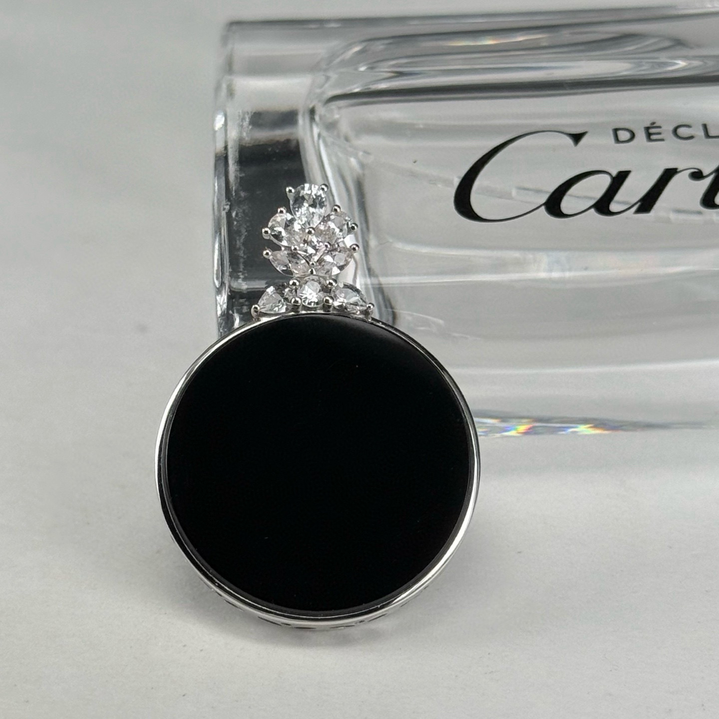 精品18k墨翠圆牌吊坠 种好色正 黑度极好 打灯通透 油性十足 尺寸37.8