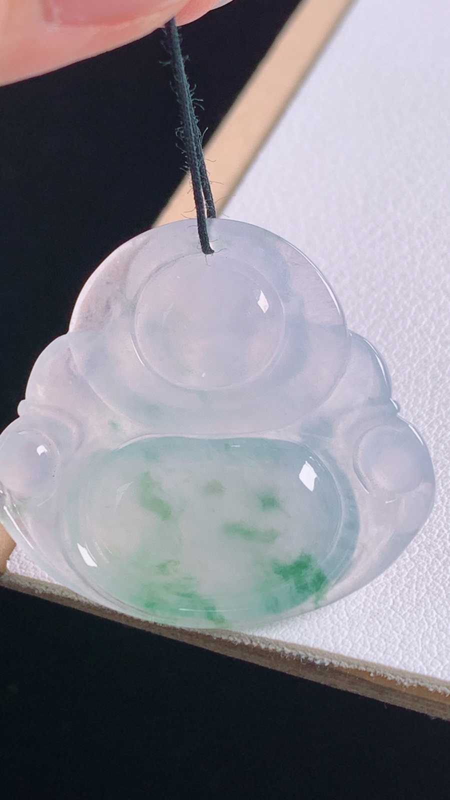 冰飘花佛公
花色灵动，水润细腻，
尺寸:30.4-33.5-5.9mm