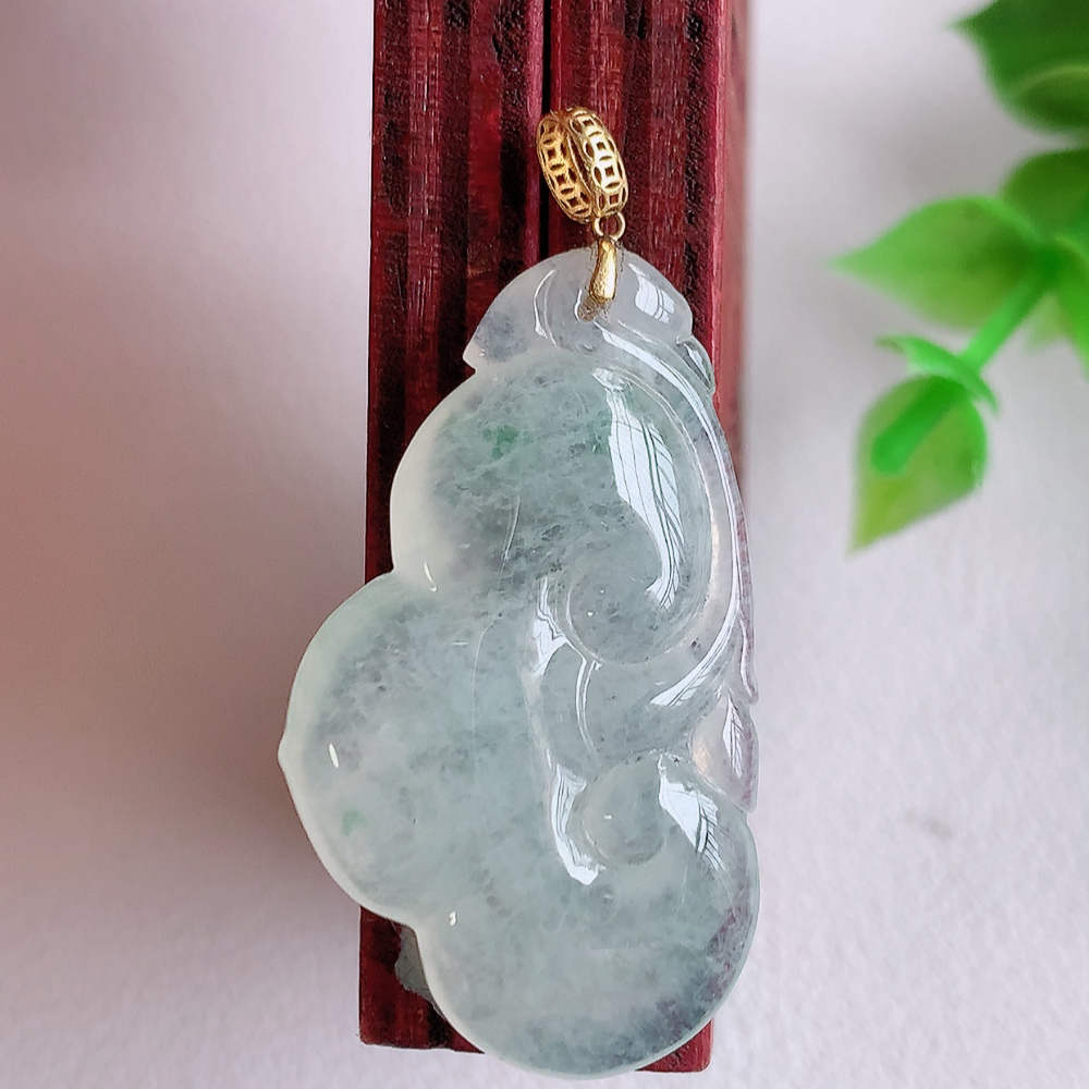 18k金扣冰润吉祥如意翡翠吊坠  寓意“万事如意，吉祥如意,福寿绵长 心想事成”饱满大气，通透水润 