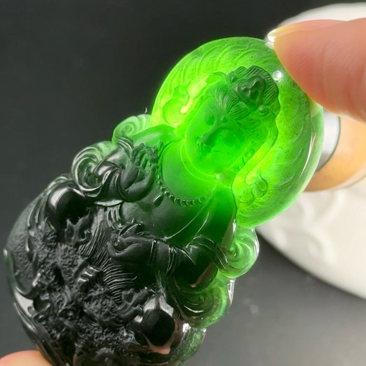 精品墨翠乘龙观音 种好色正 黑度好 打灯通透 油性十足 尺寸56.2