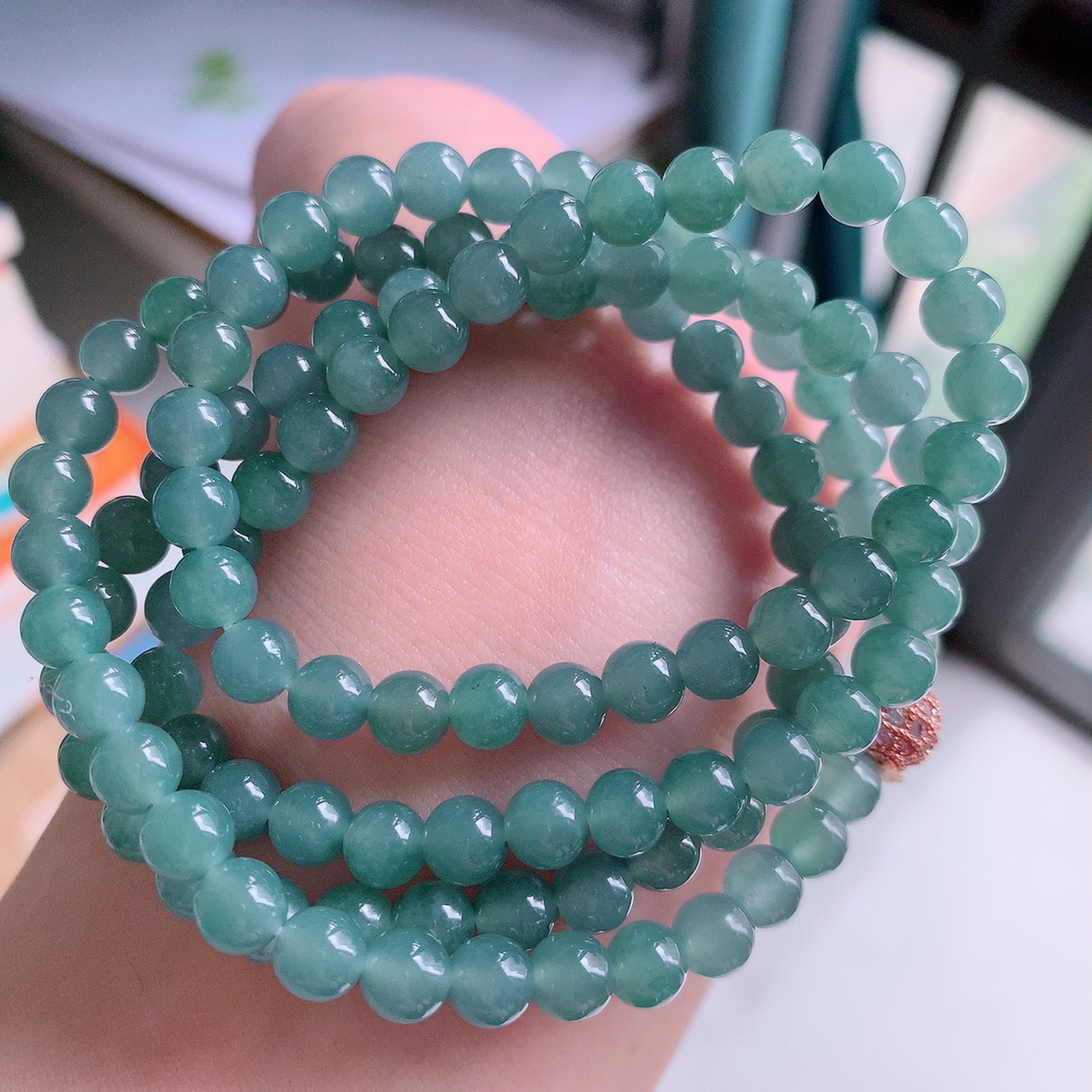 自然光实拍，冰种翡翠圆珠项链  翡翠珠链 （装饰扣）玉质细腻  冰清玉润   颜色漂亮  #001.1取一尺寸5.8mm