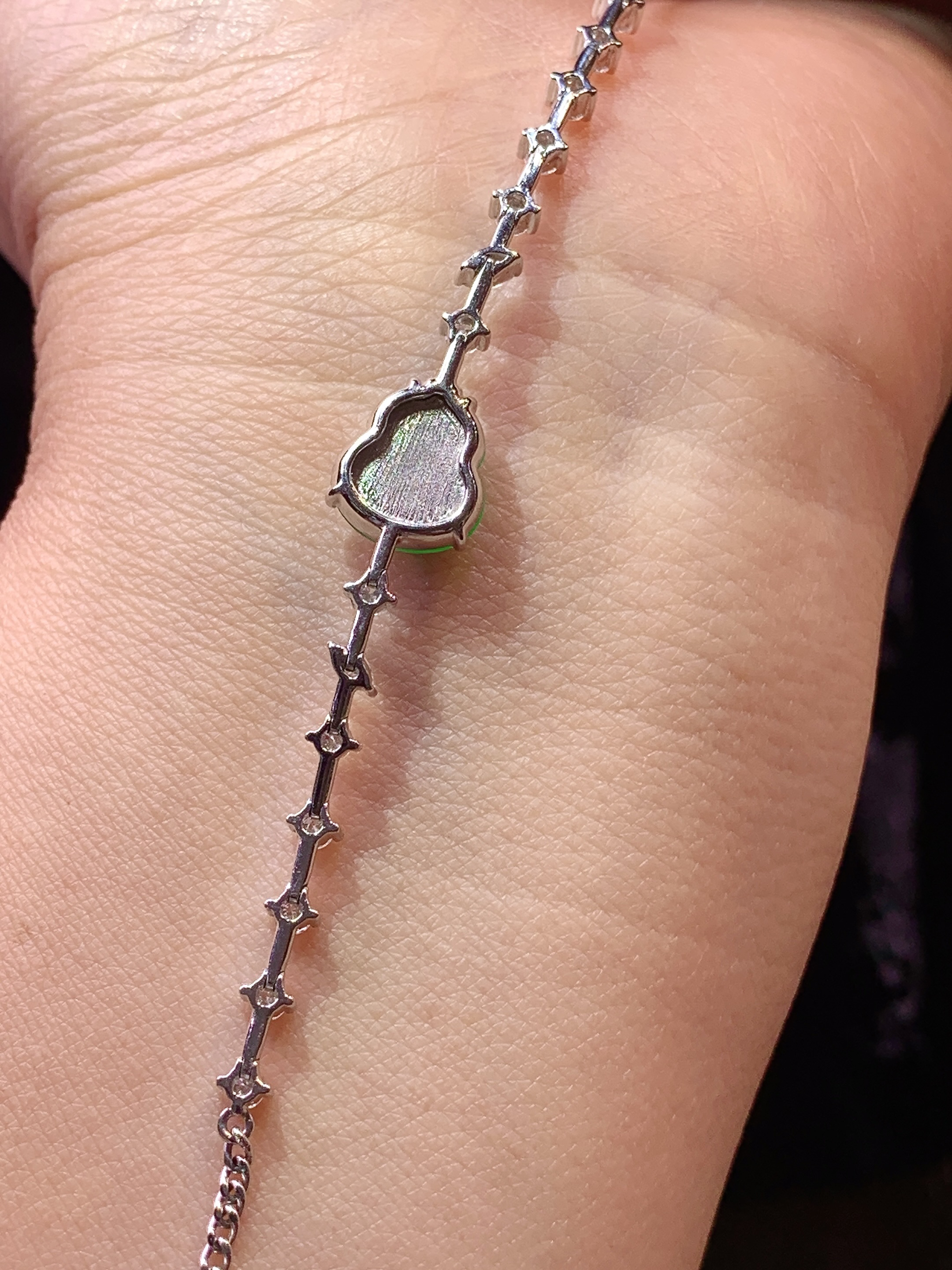 18k金钻镶嵌翠绿葫芦手链 玉质细腻 色泽艳丽清新 水润亮眼 整体尺寸180*8.8*4.5m5