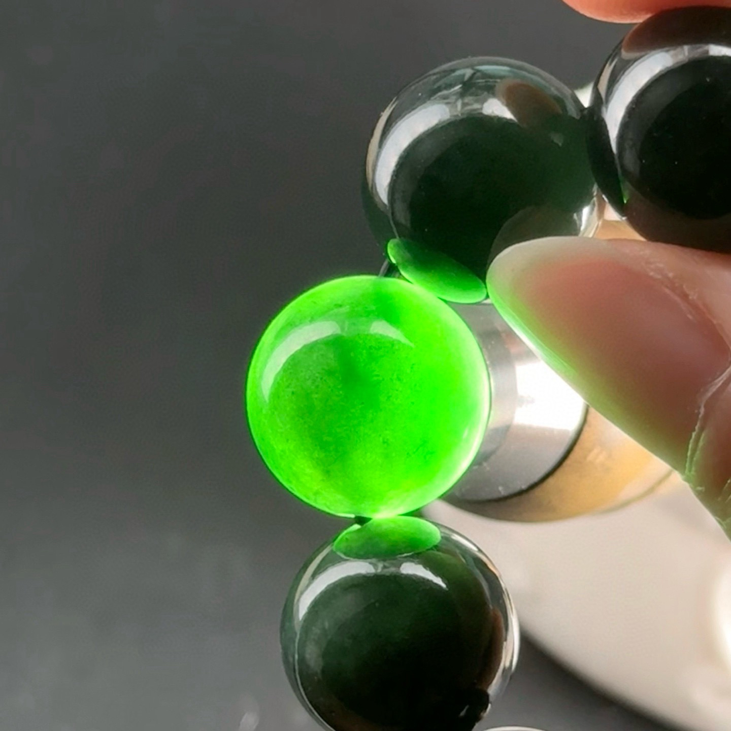 精品墨翠大尺寸手串 种好色正 黑度够用 打灯通透 油性十足 尺寸15