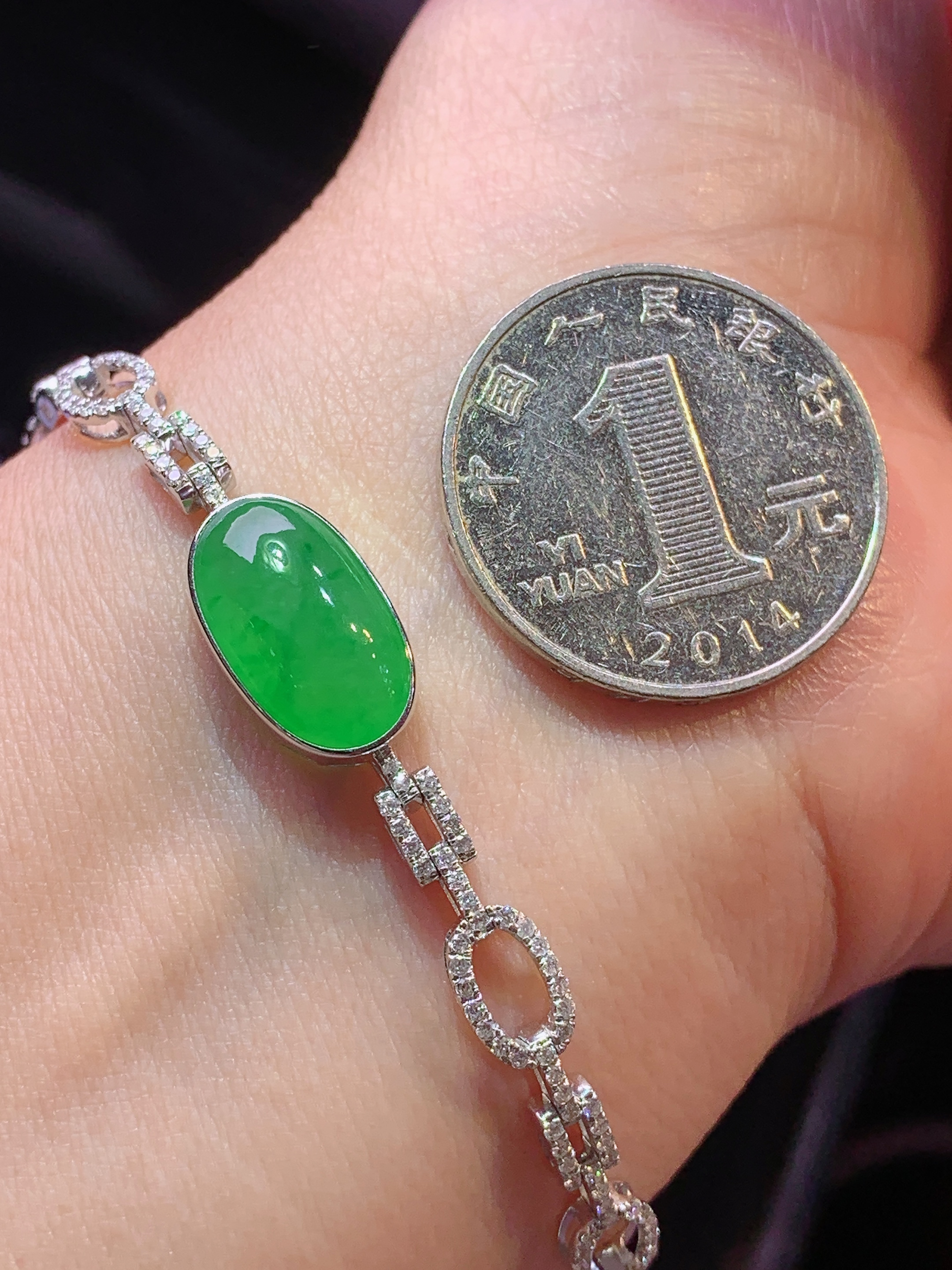 18k金钻镶嵌满绿蛋面手链 玉质细腻 色泽艳丽清新 水润亮眼 整体尺寸170*9.2*5.5m5