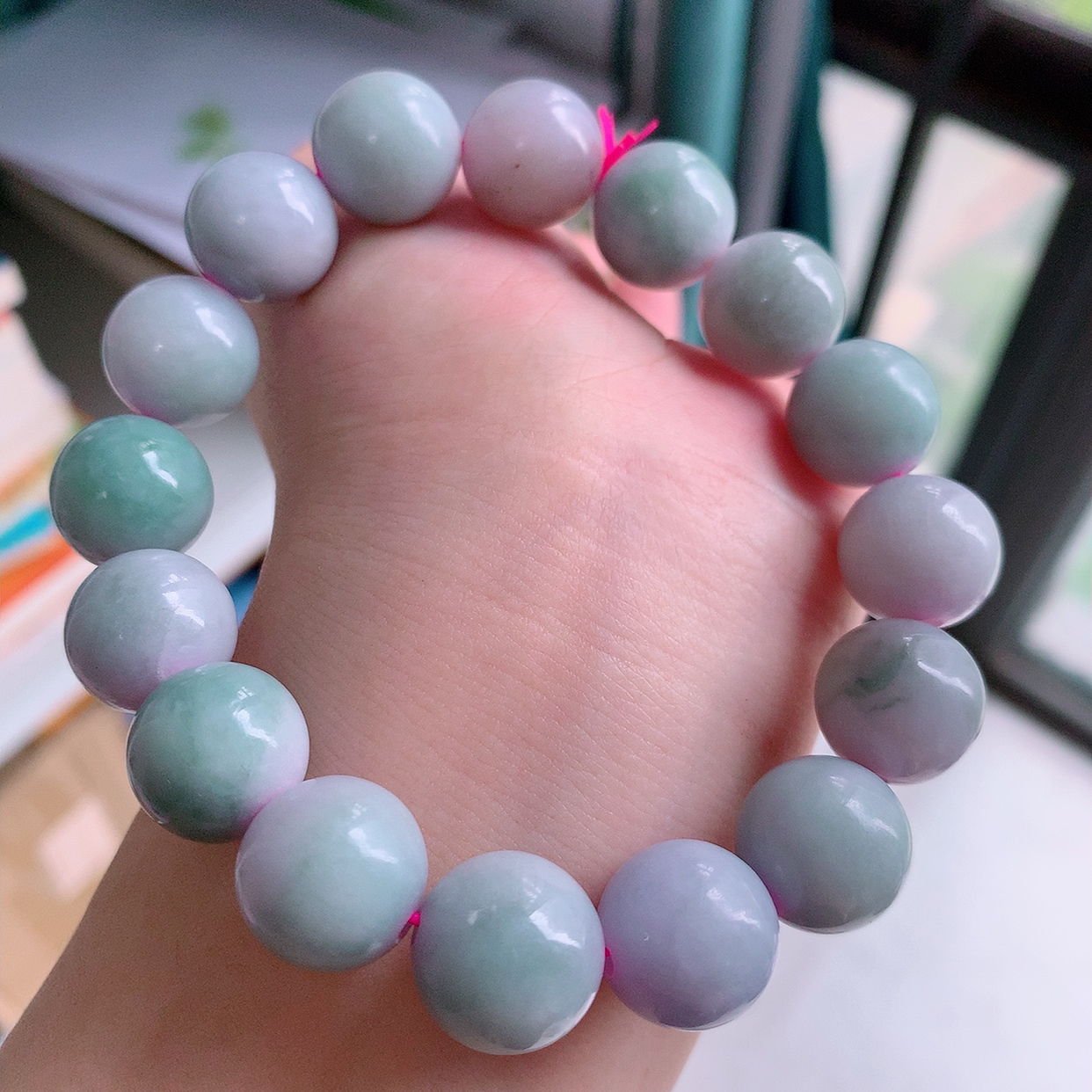 自然光实拍，冰润紫罗兰飘花翡翠手串手链， 种老水足，冰清玉润  颜色漂亮  #001.1取一尺寸13.6