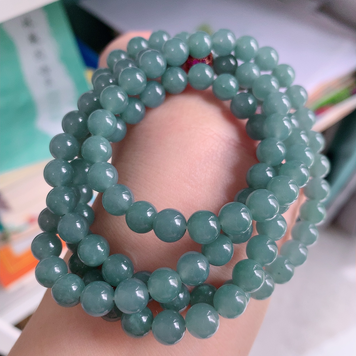 自然光实拍，冰润满色翡翠圆珠项链  翡翠珠链 （装饰扣）玉质细腻  冰清玉润   颜色漂亮  #001.1取一尺寸6.8mm