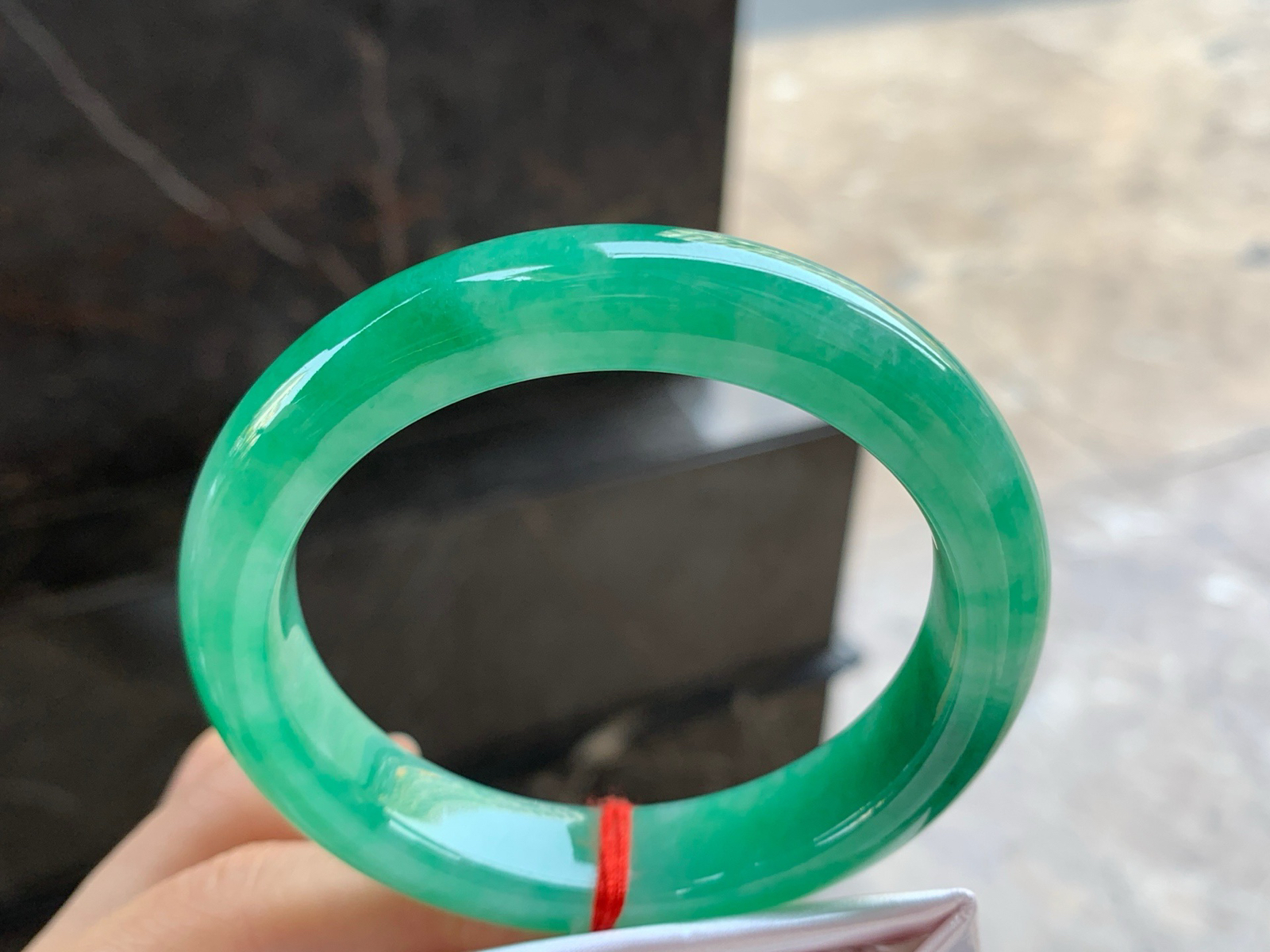 56.5-12.6-9

绿色手镯^_^颜色鲜艳