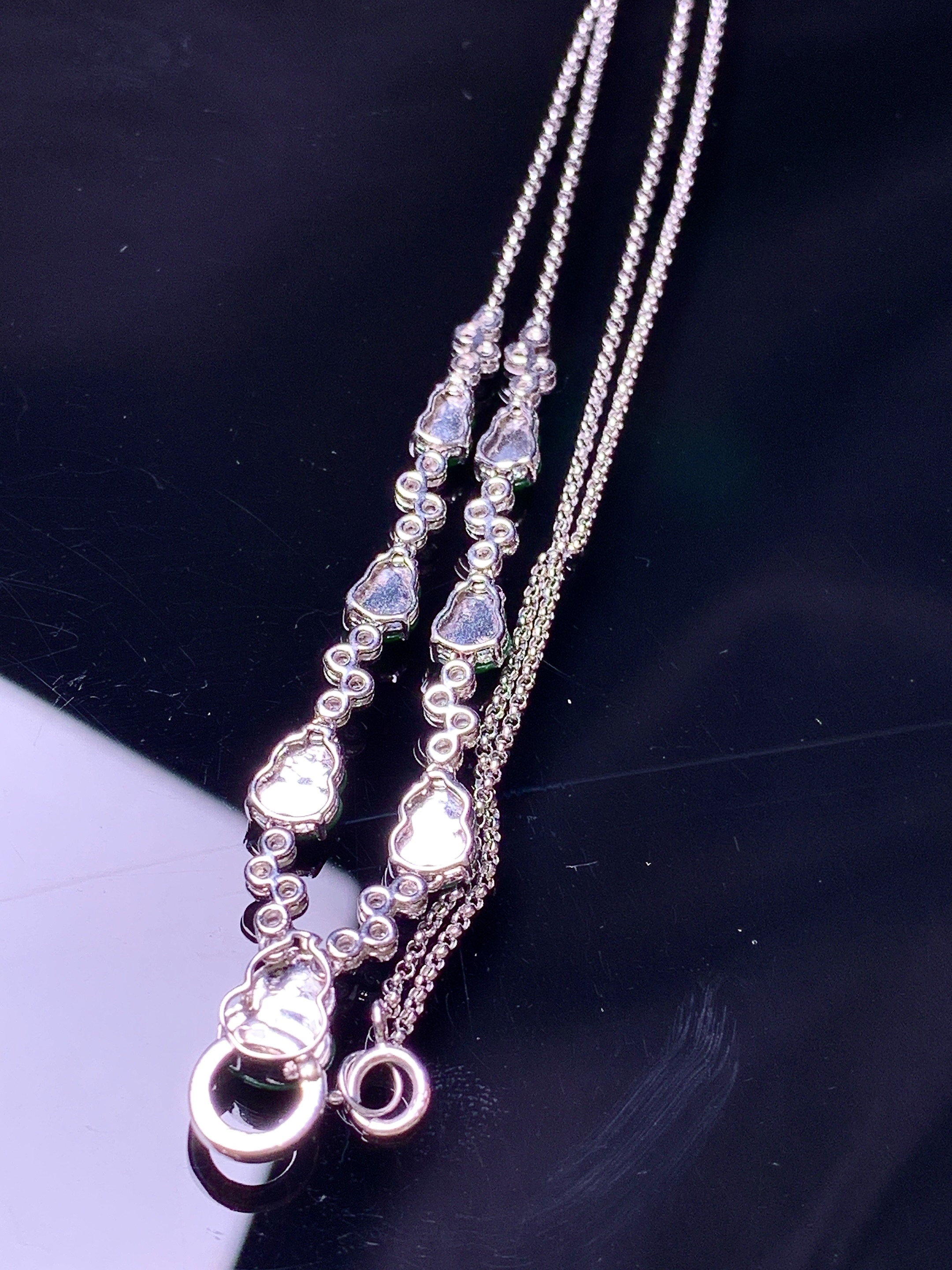 18k金钻镶嵌满绿葫芦多用项链 玉质细腻 色泽艳丽清新 水润亮眼 整体尺寸58*6.7*4.5y4