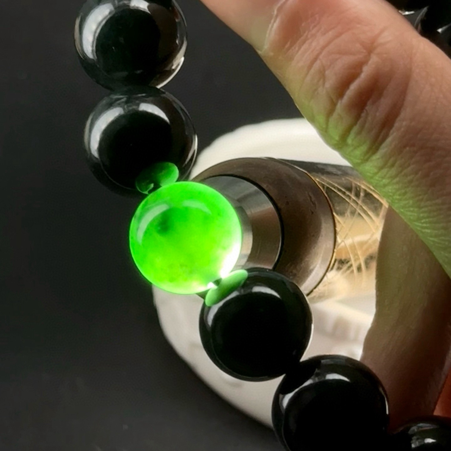 精品墨翠大尺寸手串 种好色正 黑度够用 打灯通透 油性十足 尺寸15