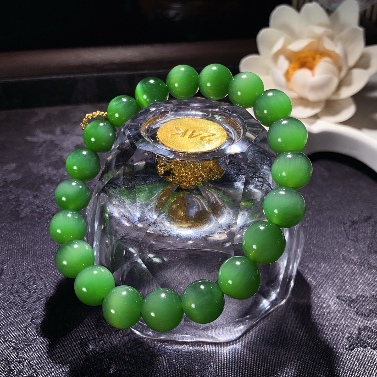 和田玉阳绿猫眼俄罗斯碧玉手串 单颗尺寸9！玉质细腻油润 底色纯净 脂粉好，品质好！lt260330