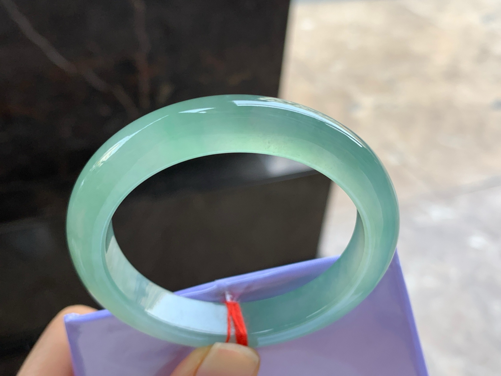 50-10-8.1

冰种晴绿手镯^_^底色浓郁漂亮