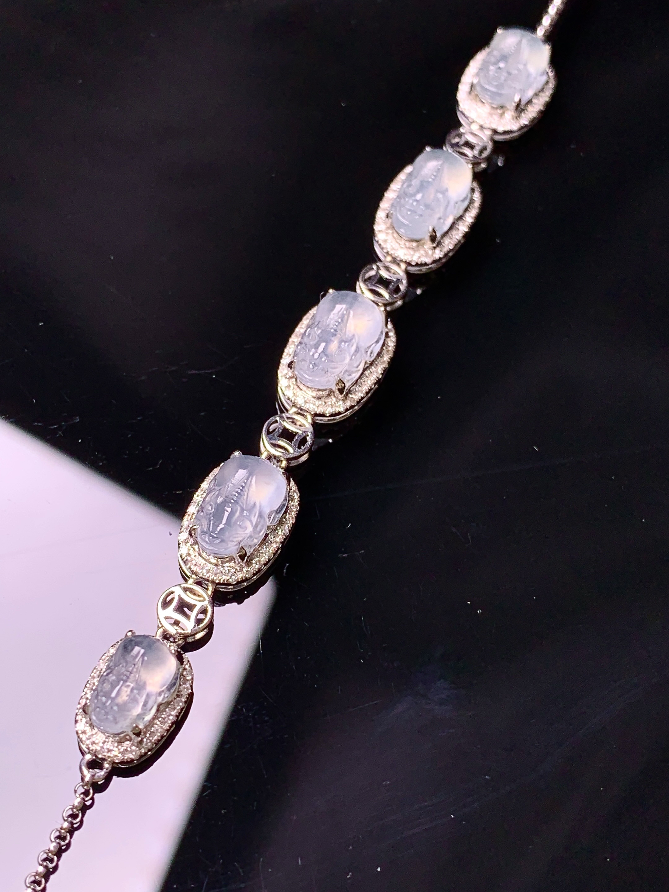 18k金钻镶嵌冰种貔貅手链 玉质细腻 色泽艳丽清新 水润亮眼 整体尺寸170*7.5*6.2y4