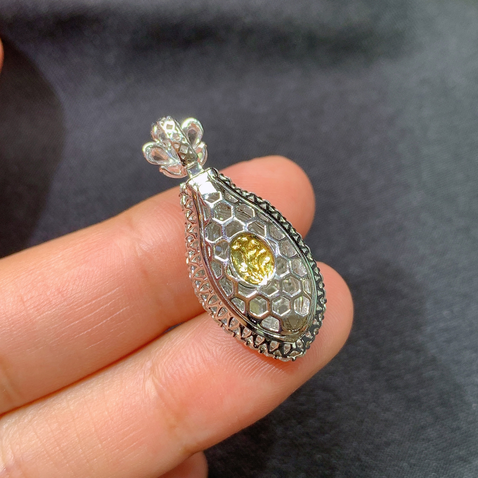 冰阳绿树叶吊坠，18k金镶嵌，冰润色阳，玉质细腻，种水足，C2