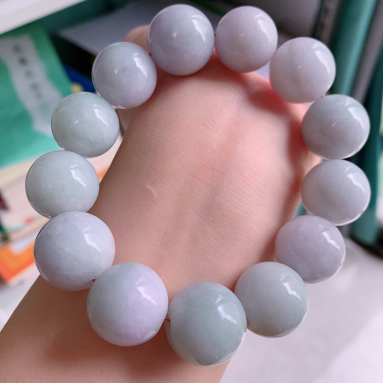 自然光实拍，大颗冰润翡翠手串手链，种老水足， 冰清玉润  颜色漂亮  #001.1取一尺寸17