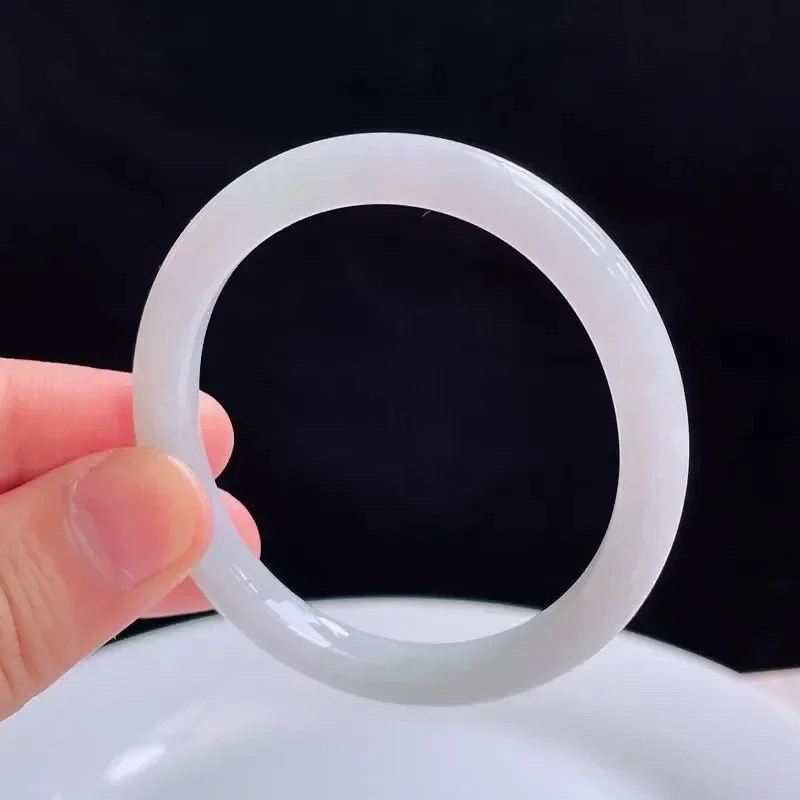 54*47mm自然光拍摄天然翡翠A货好种水贵妃手镯 22.49克