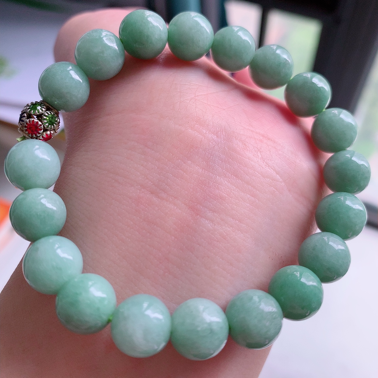 自然光实拍，冰润满绿圆珠手链   翡翠手串，种老水足，冰清玉润   颜色漂亮  #001.1取一尺寸