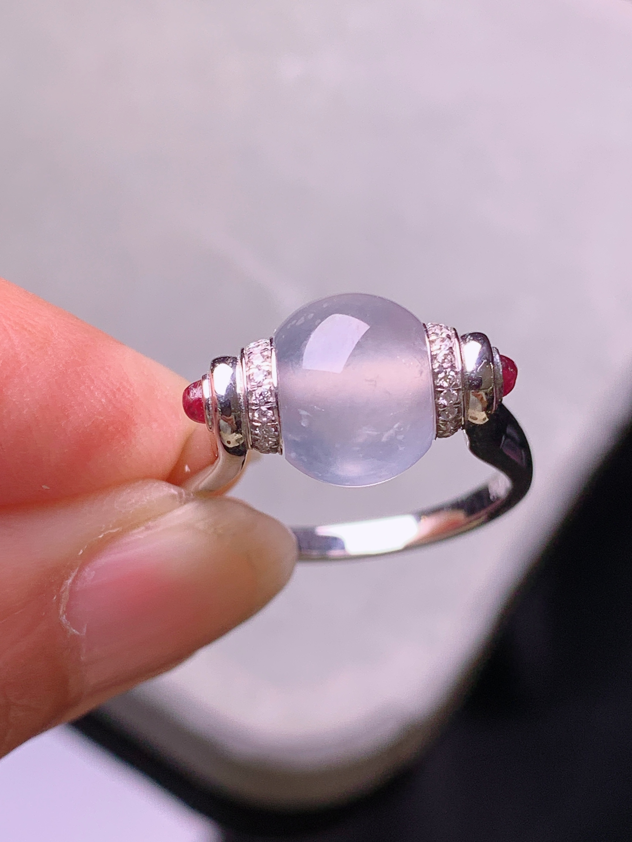 18k金钻镶嵌冰种算盘珠戒指 玉质细腻 色泽艳丽清新 水润亮眼 圈口14 裸石尺寸9.2*9.2*6.8