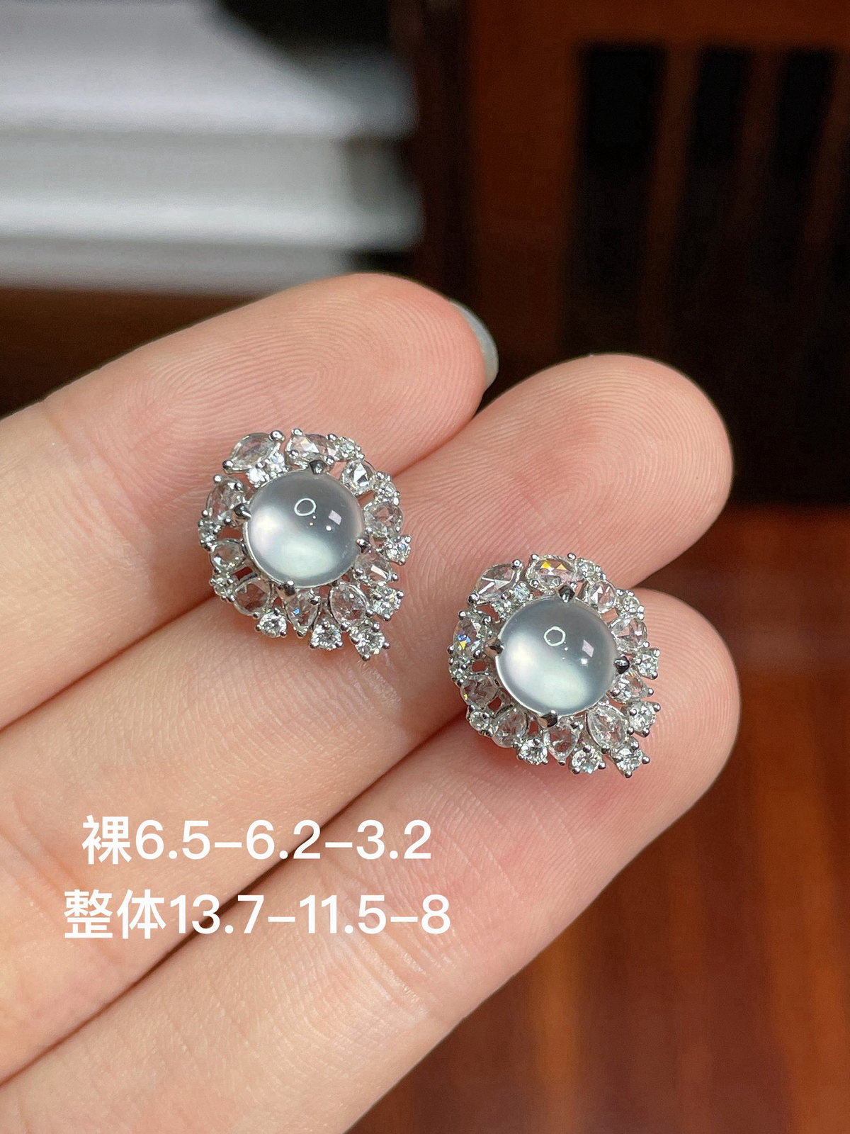 高冰蛋面耳钉 完美 18k金镶嵌