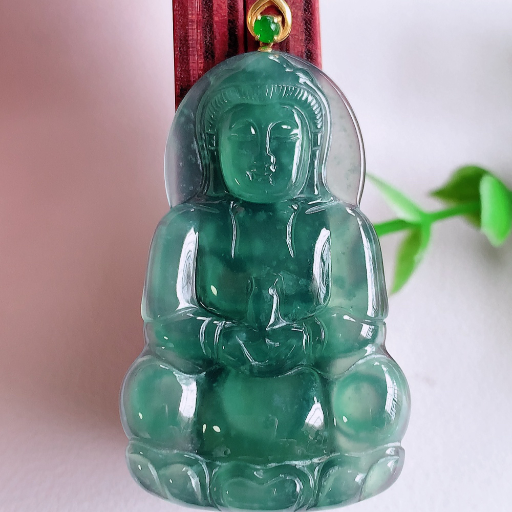 18k金扣冰润精雕观音吊坠，法相端庄大气，工艺精湛，种色浓郁，细腻饱满冰润，种老水足，收藏佳品，佩戴大气  W01.28   尺寸：42.5-26-3.8mm